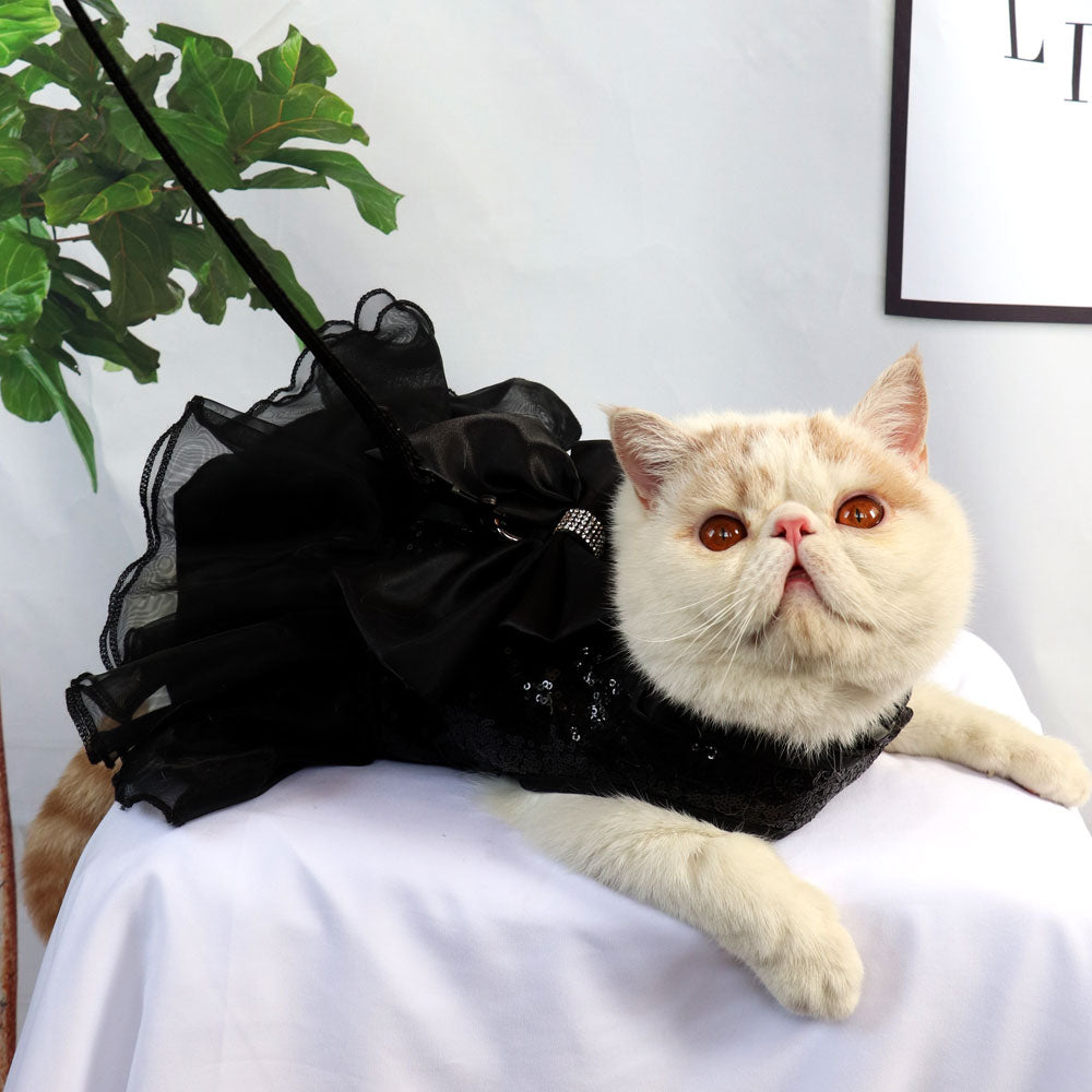 ¡Vista a su mascota con elegancia y estilo! Descubra nuestro adorable vestido rosa para gatos y perros pequeños con deslumbrantes accesorios de diamantes de imitación y lazo bonito. - Mascotalux