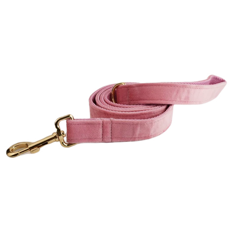¡Elegancia y Seguridad en un Solo Collar! Descubre Nuestro Collar y Correa de Terciopelo Rosa con Placa de Identificación Grabada para Perros de Todas las Tallas. - Mascotalux