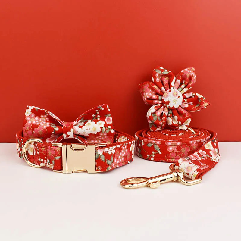 ¡Viste a tu mejor amigo con estilo único! Collar Personalizado de Algodón Suave para Mascotas en Rojo - Un Toque Floral Exclusivo. - Mascotalux