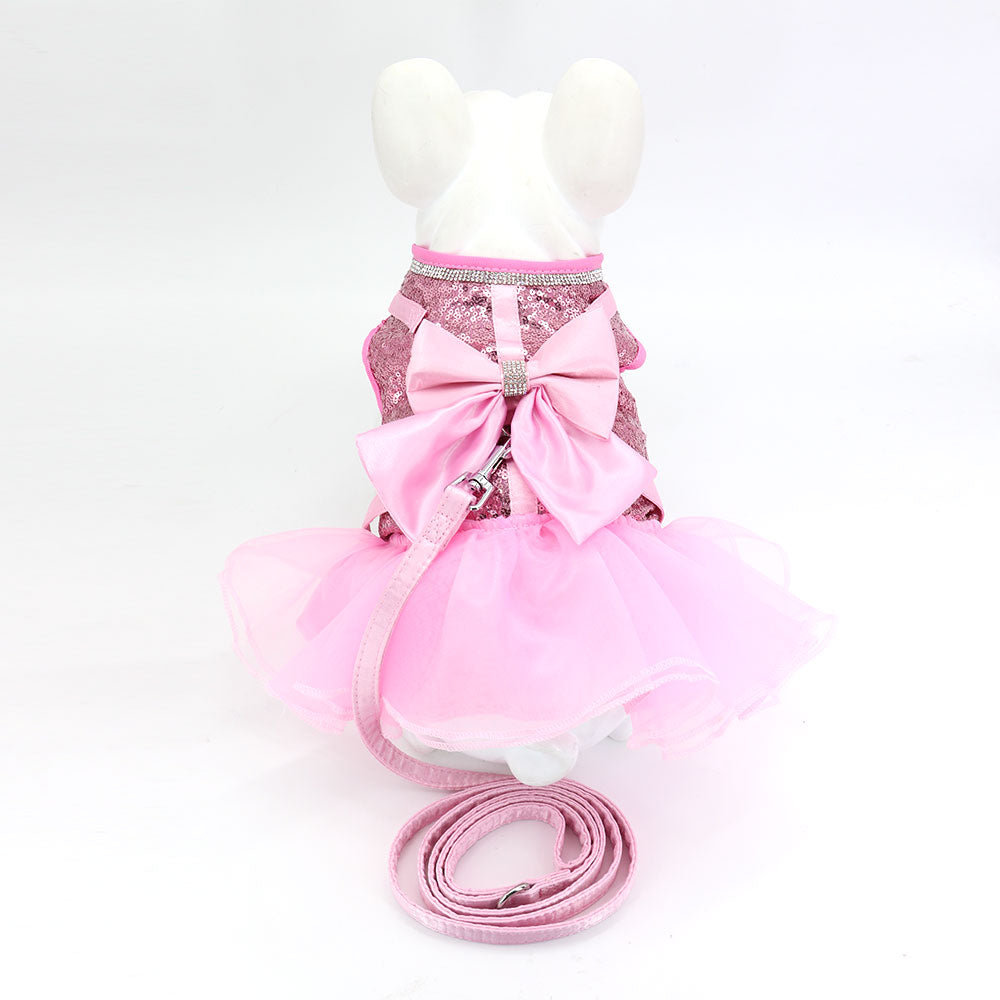 ¡Vista a su mascota con elegancia y estilo! Descubra nuestro adorable vestido rosa para gatos y perros pequeños con deslumbrantes accesorios de diamantes de imitación y lazo bonito. - Mascotalux