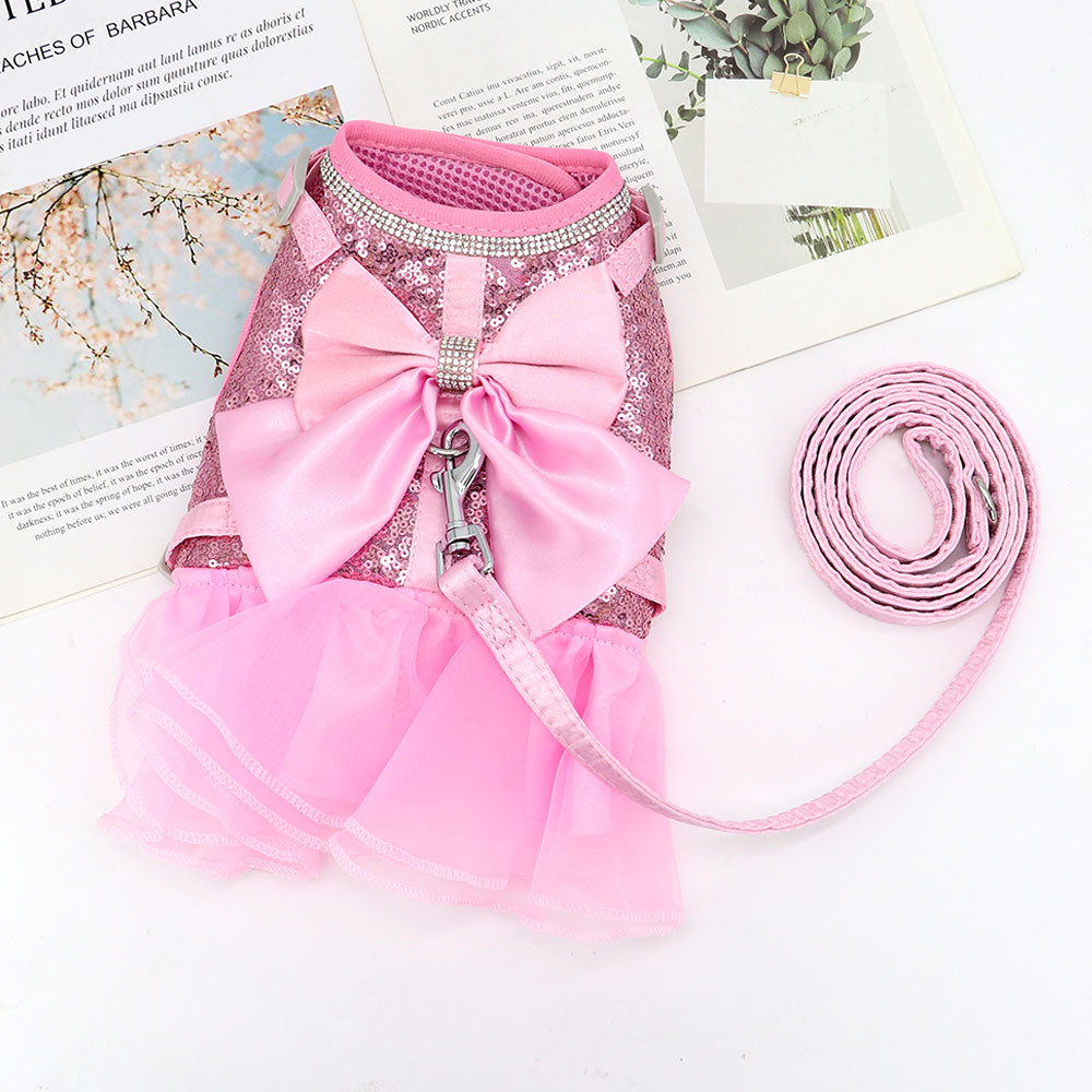 ¡Vista a su mascota con elegancia y estilo! Descubra nuestro adorable vestido rosa para gatos y perros pequeños con deslumbrantes accesorios de diamantes de imitación y lazo bonito. - Mascotalux