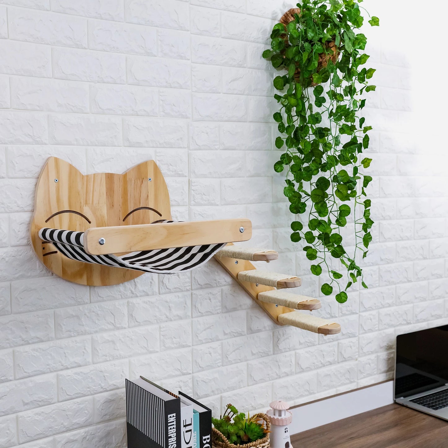 Paraíso elevado para gatos: ¡Descubre nuestra hamaca de pared