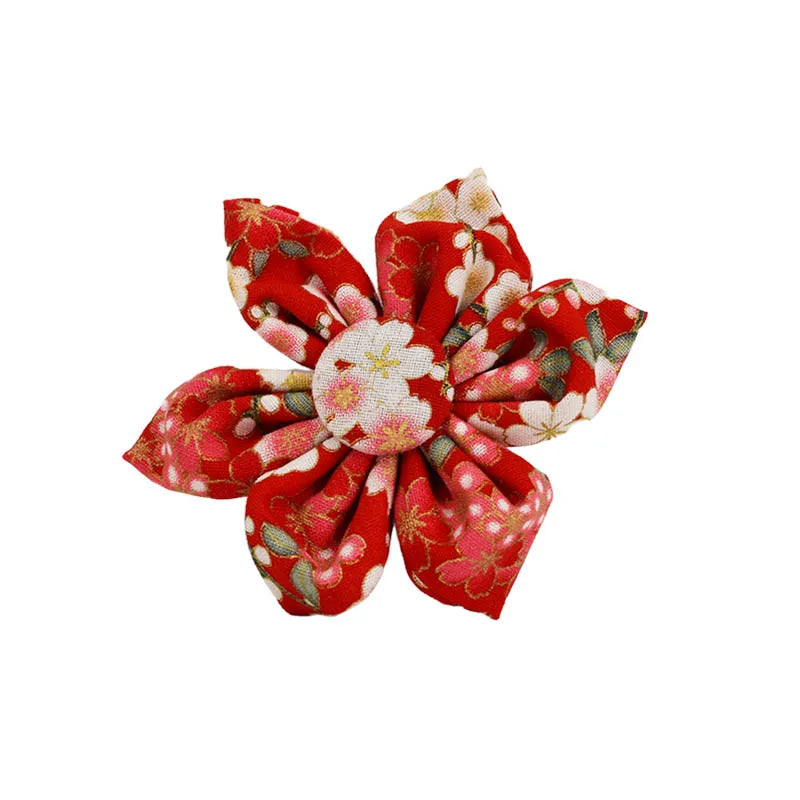 ¡Viste a tu mejor amigo con estilo único! Collar Personalizado de Algodón Suave para Mascotas en Rojo - Un Toque Floral Exclusivo. - Mascotalux