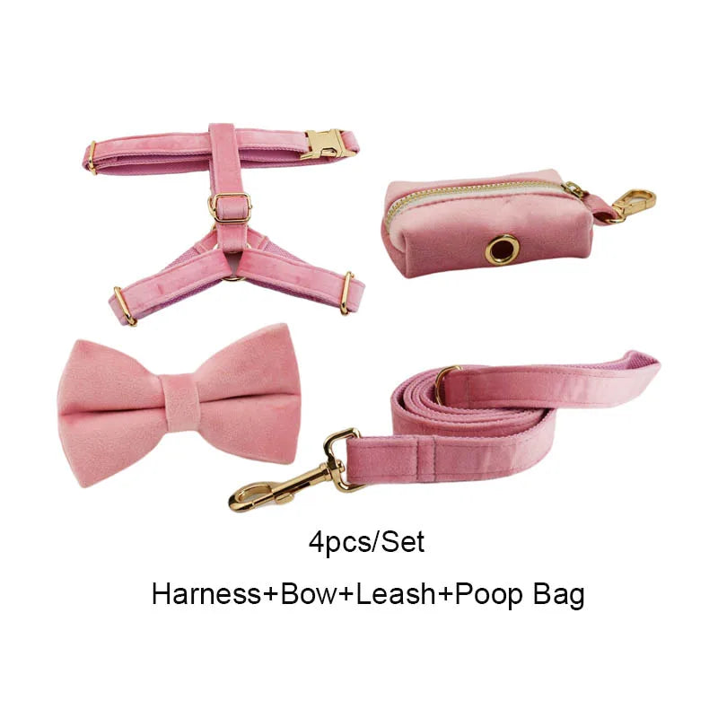 ¡Elegancia y Seguridad en un Solo Collar! Descubre Nuestro Collar y Correa de Terciopelo Rosa con Placa de Identificación Grabada para Perros de Todas las Tallas. - Mascotalux