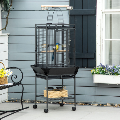 Jaula para pájaros con soporte y ruedas, es de metal para canarios.