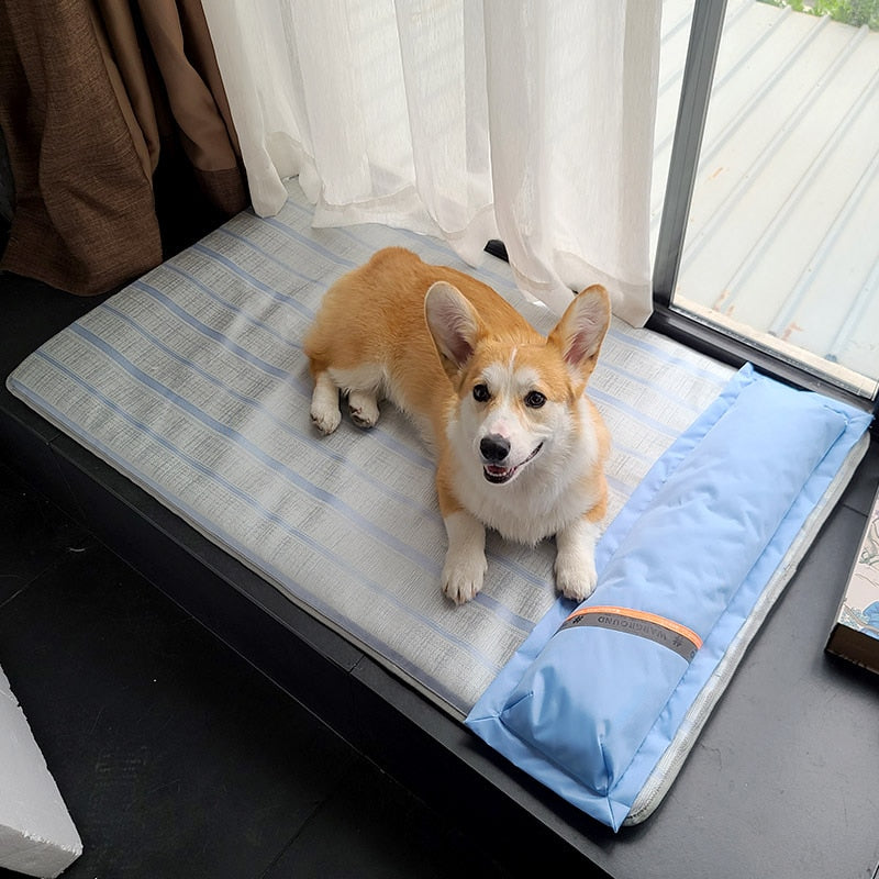 Fornida cama para perros y gatos con almohadilla de enfriamiento