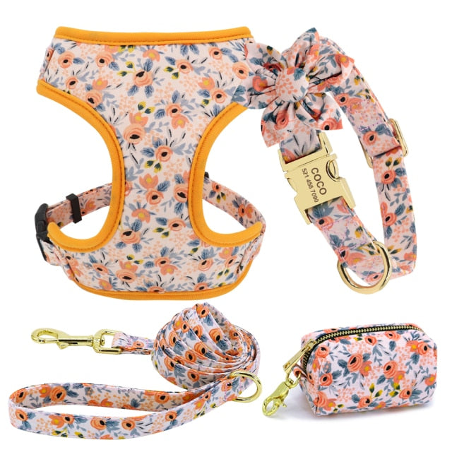 Personalizado collar de perro. Collar + correa + arnés + bolsa floral.  Collar grabado.